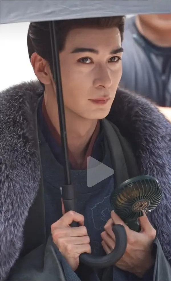 陈星旭到底多大啊，眼袋这么重的吗 