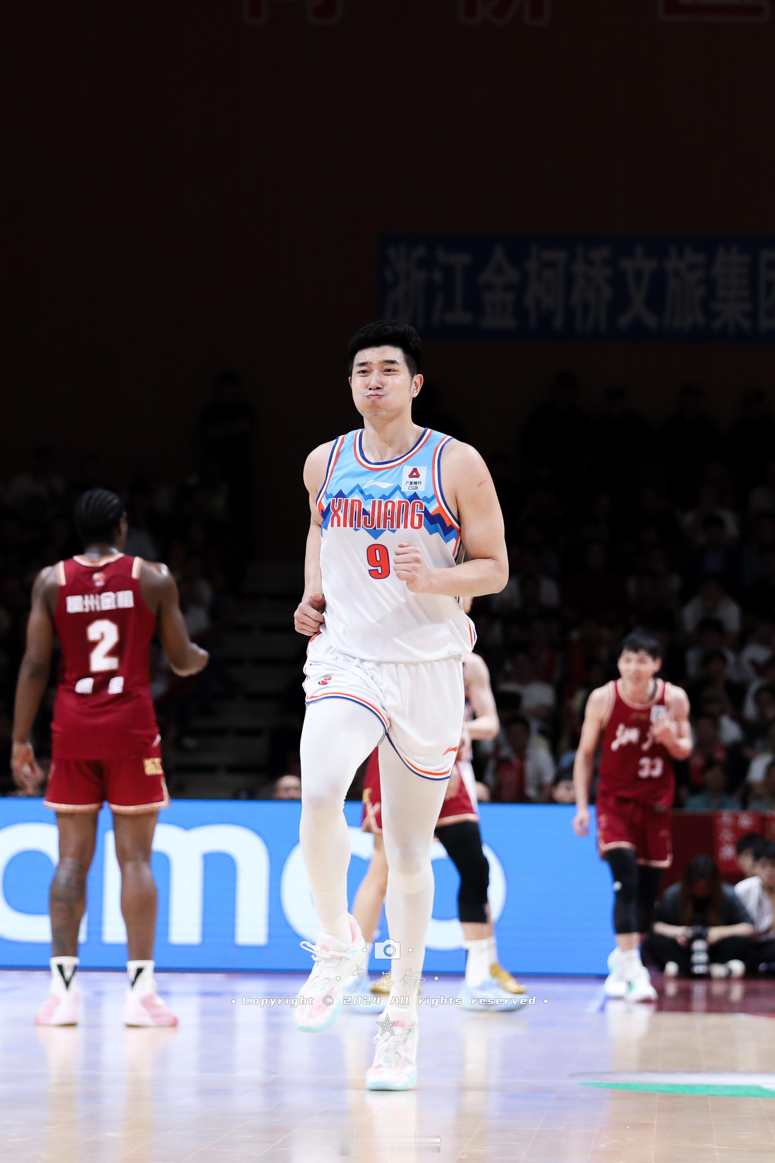 【随便一更】之 一组表情包🙊 #最亮的星##篮球热力一夏# ​​​