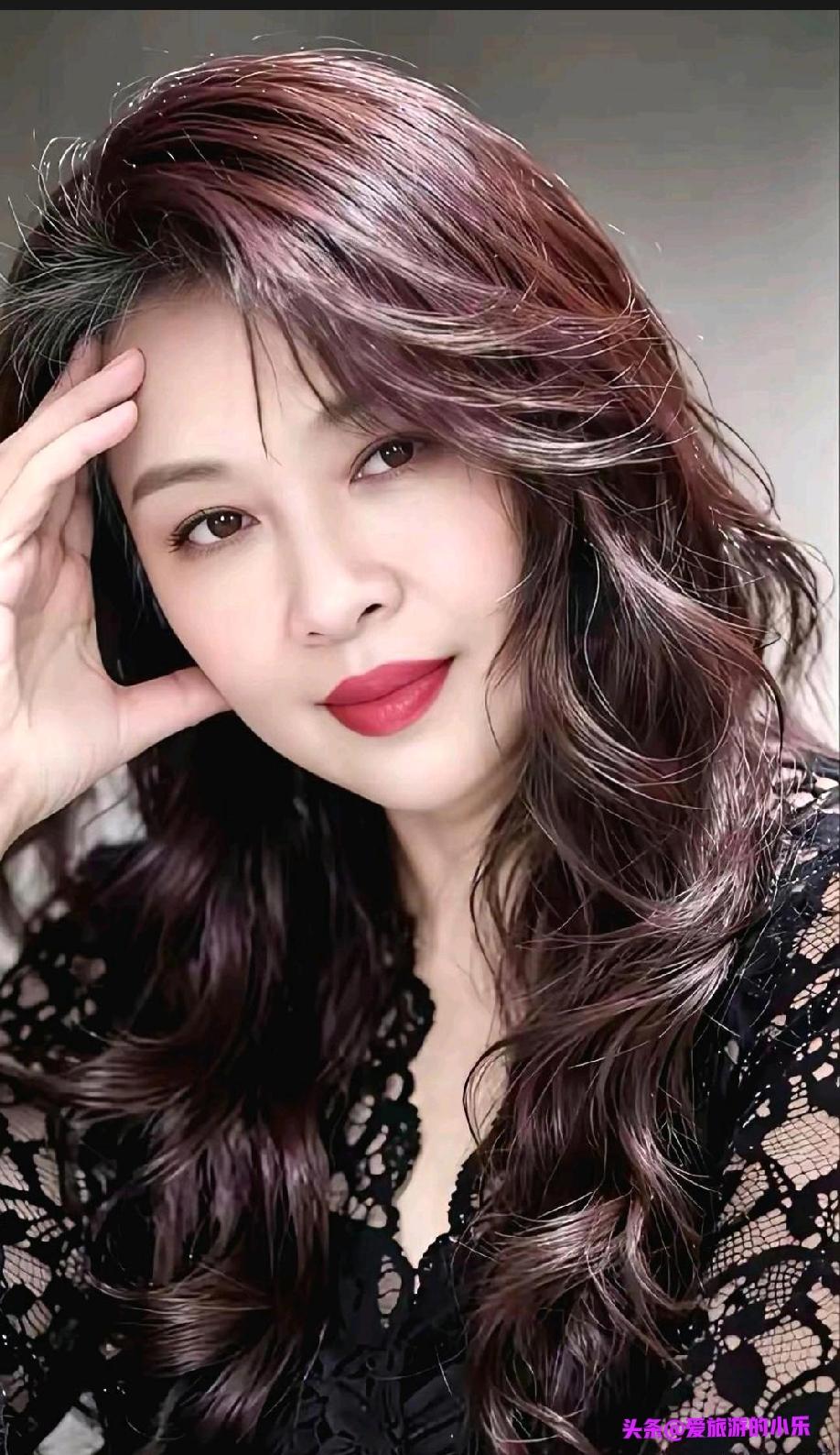 当执念放下，所有的重负都会化作轻烟。人生很多时候，就在某个不起眼的瞬间，完成了与