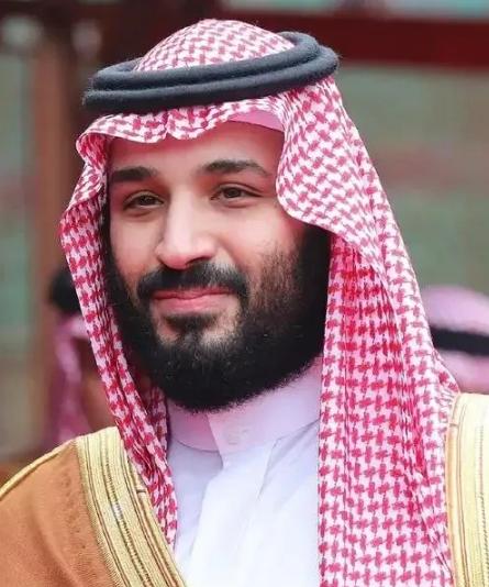 沙特阿拉伯传来消息
4月7号凌晨，沙特的石化大本营被炸了！不是开玩笑，财联社和新