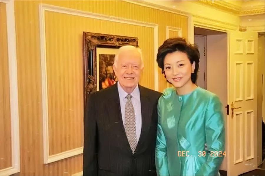 杨澜访谈录特辑
专访美国前总统为中美关系发展作出贡献，今天离世的吉米·卡特先生表