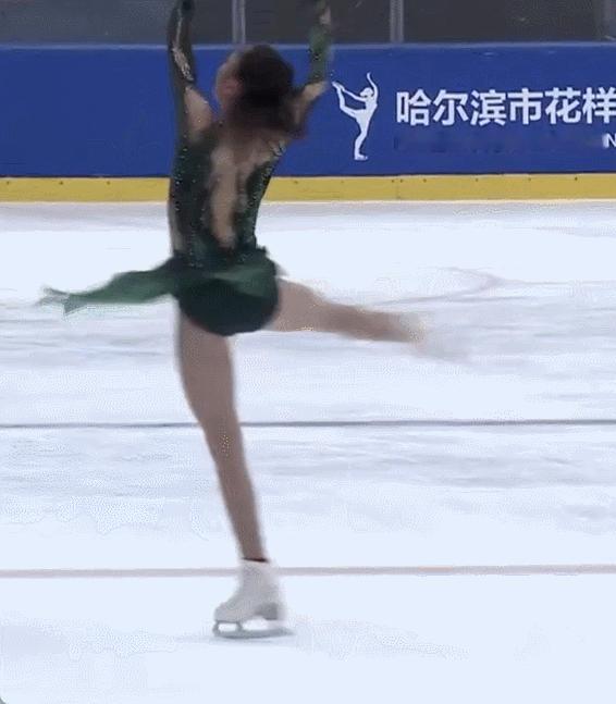 李璐彤 目前为止看到的唯一一个双向的编排旋转 ，图1公开组，图2青年组 