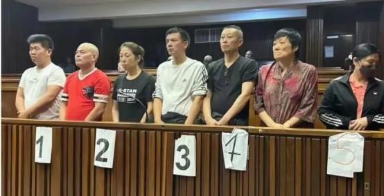 看到这七个中国人在南非的所作所为，真的很震惊！BBC约翰内斯堡9月10日消息，七