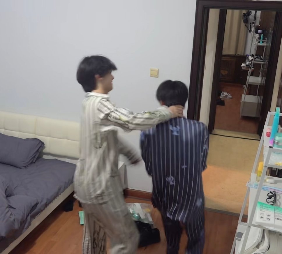 能被我哥哥打，你真是命好啊 