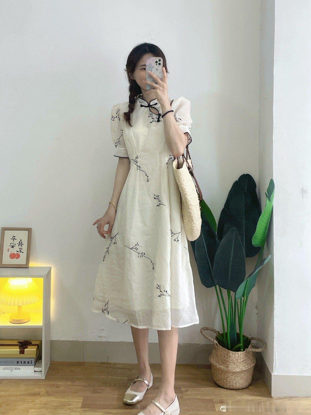 6🈷️26号晚20：00开拍一眼沦陷，旗袍连衣裙演绎东方的美～ ​​​