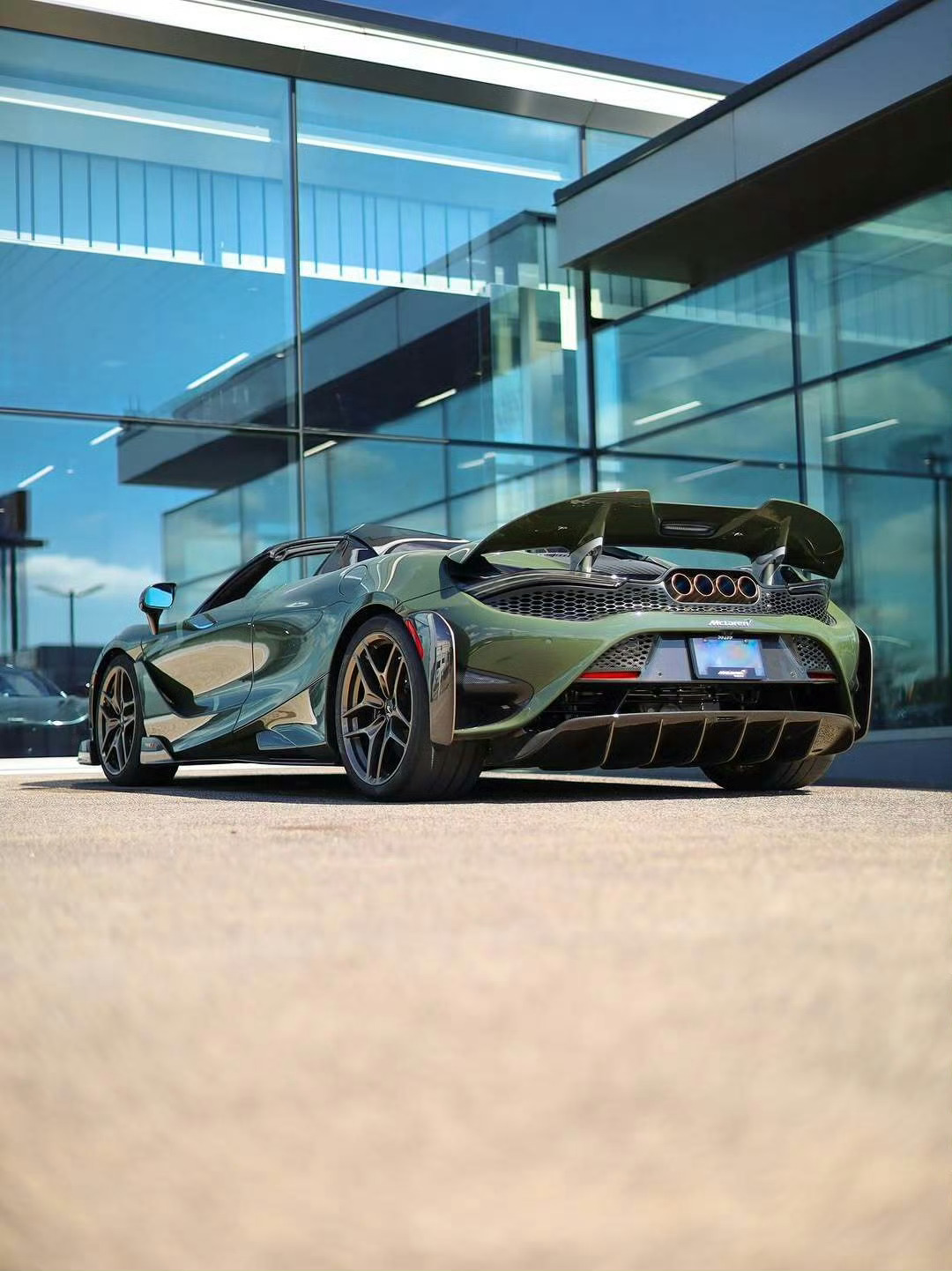 迈凯伦 765LT Spider 