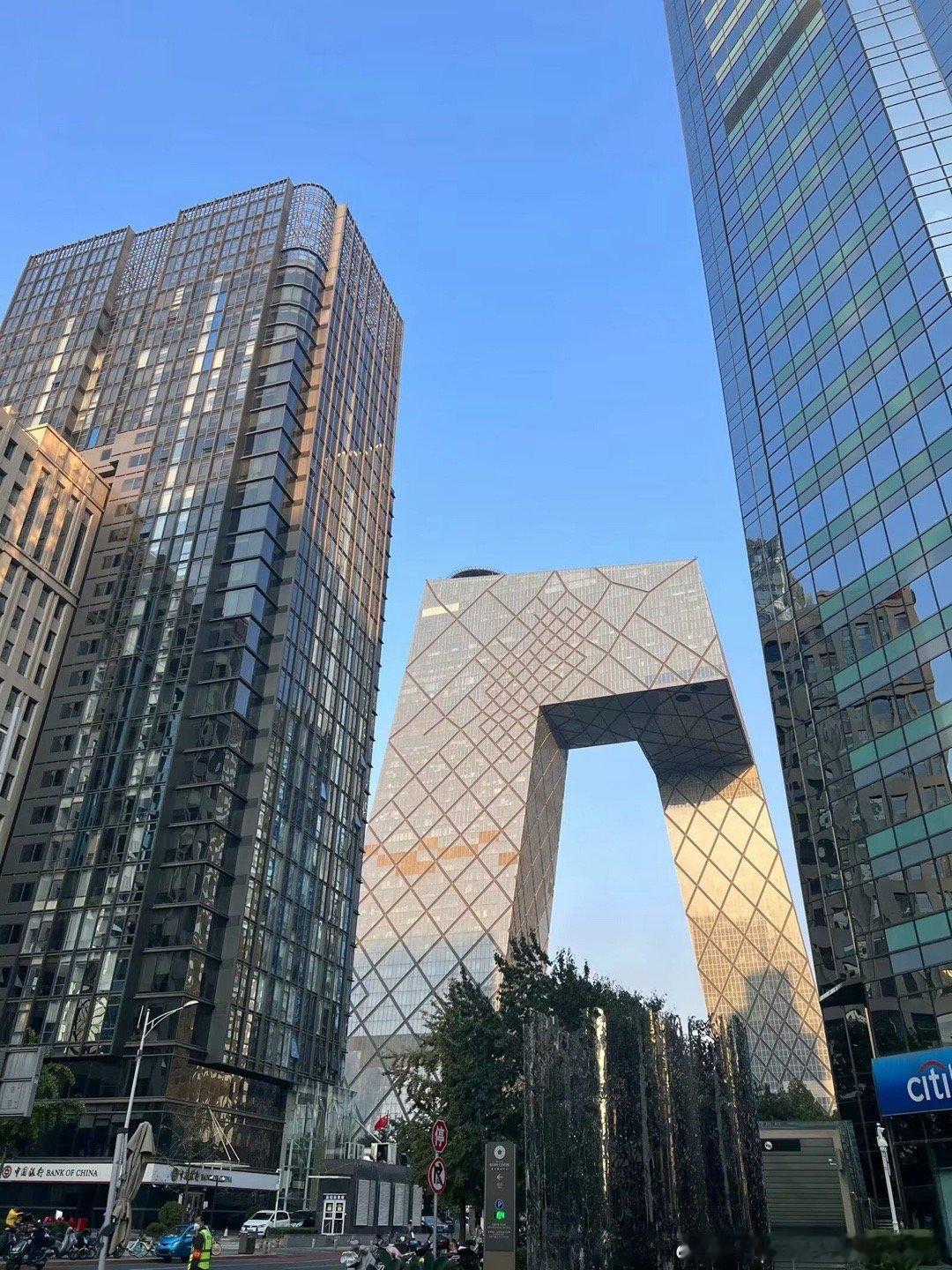 在万物皆可卷的时代，以幸福为尺，以舒适为度，才能找到适合自己的卷法生活。身处内卷