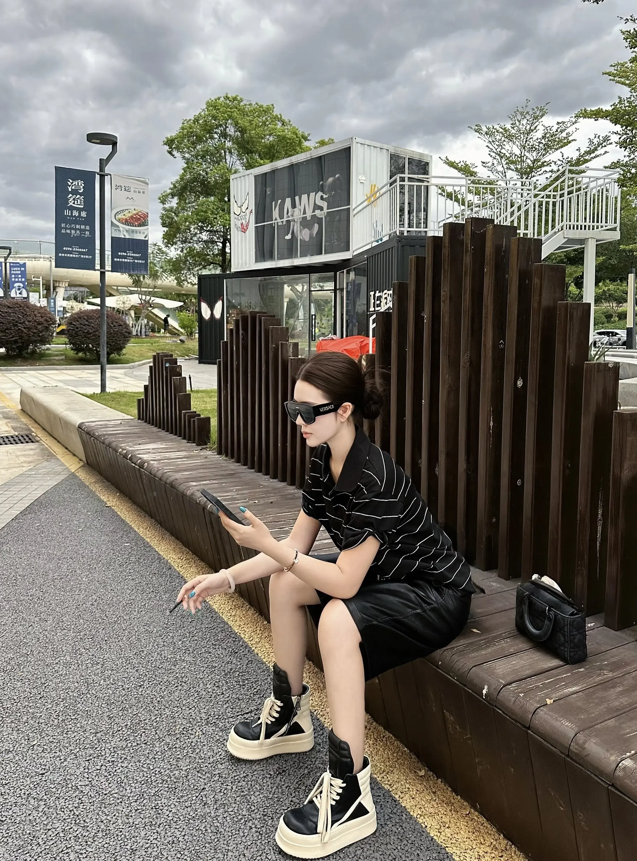 成年人的世界没有童话 只有筹码和代价