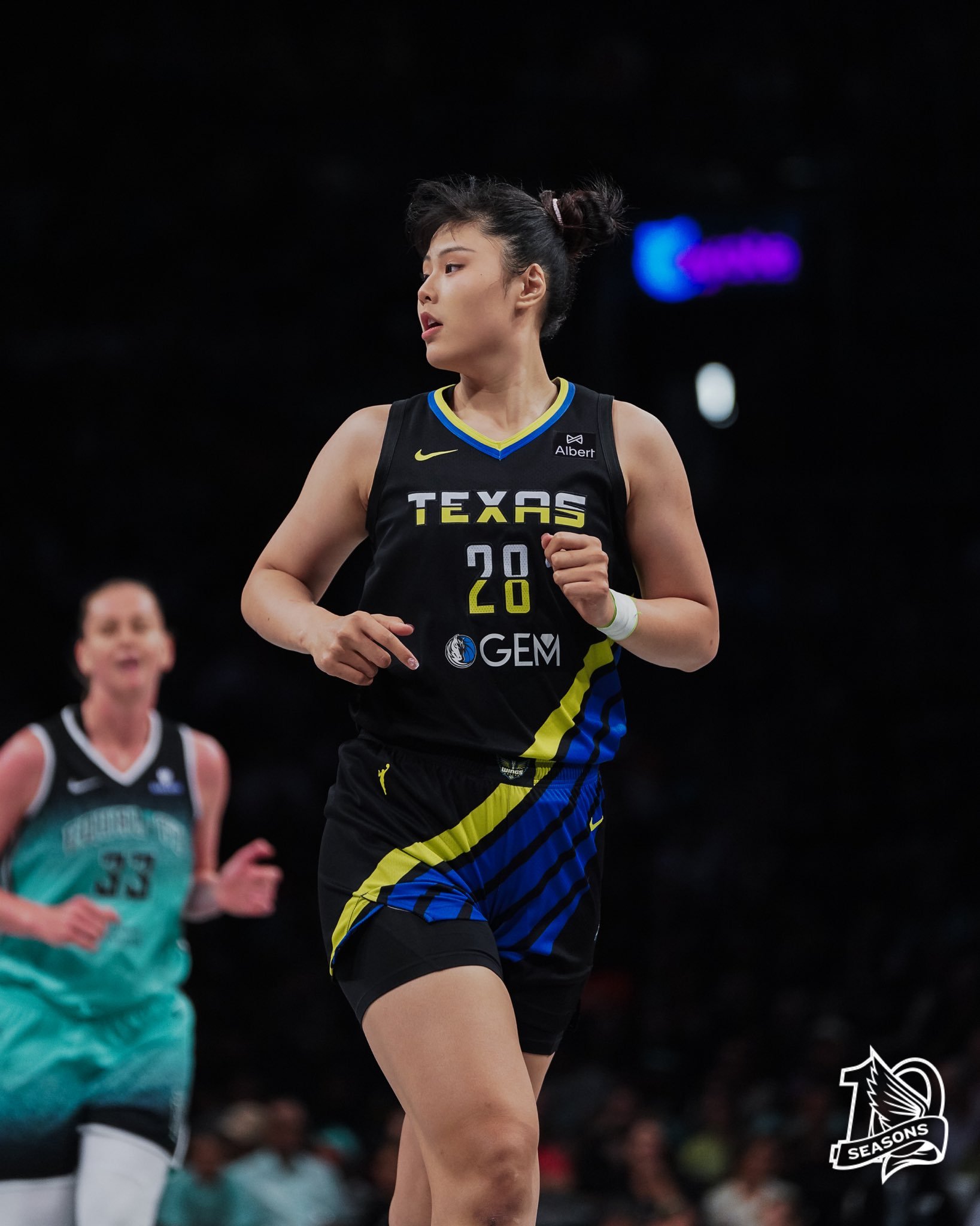 小宝，早日康复！[心]飞翼官方：李月汝因左膝前交叉韧带（ACL）扭伤将缺席202