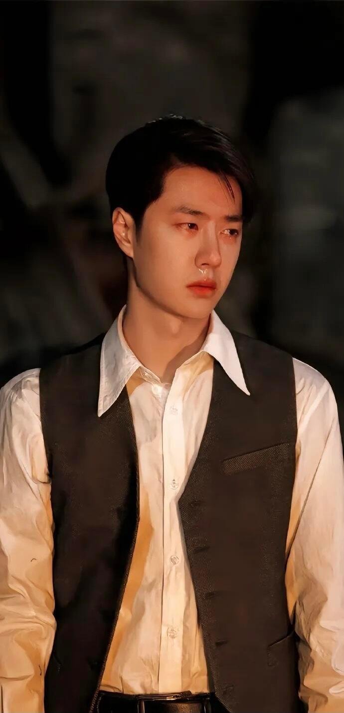 王一博左眼噙泪右眼含恨 王一博哭戏情绪感染力 王一博左眼噙泪右眼含恨，王一博哭戏