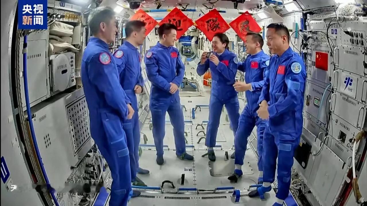 太空会师，比我们串门子还快呢！[赞][赞]#我们上太空了#