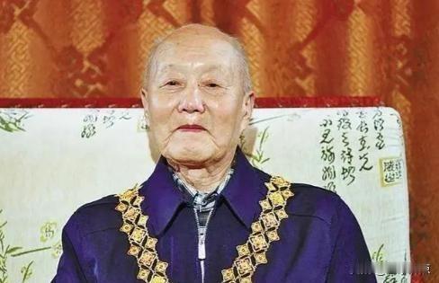 副师长叛逃台湾，三年后被枪毙，他到底做错了什么？
昨天翻旧报纸，看到一张1958