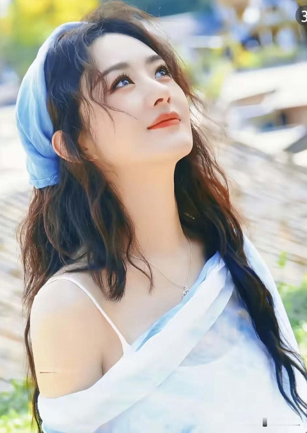 诚问全网男生女生，真心话接龙，禁止说谎✨
 
右侧杨幂：38岁，身高166.5c