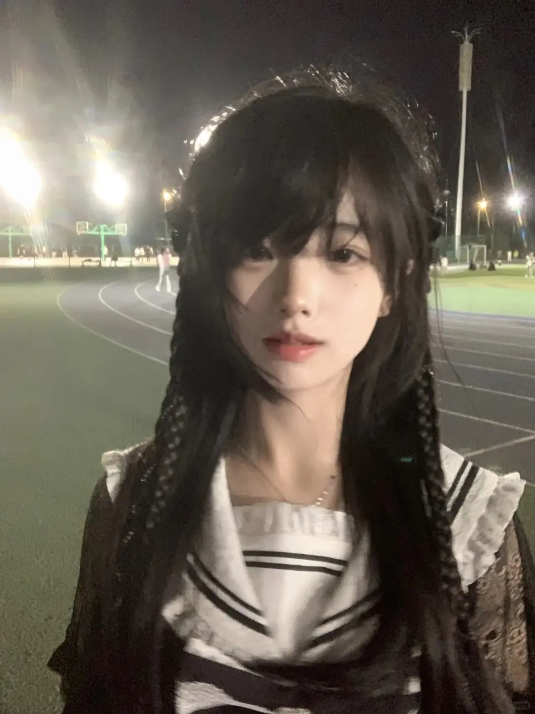 我仅有一颗心也仅爱你一个人 氛围感 分享照片 碎照 一张自拍