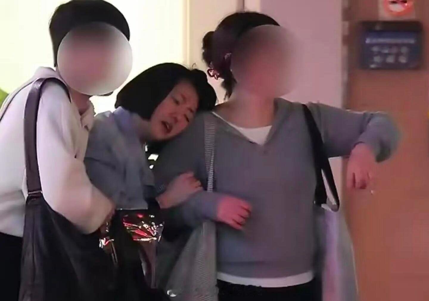 小S街头大哭   小S街头崩溃大哭！ 