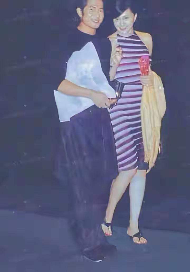顶流男明星里谈过恋爱次数最多的一个男明星，确实帅气！大家看出来他是谁了吗？