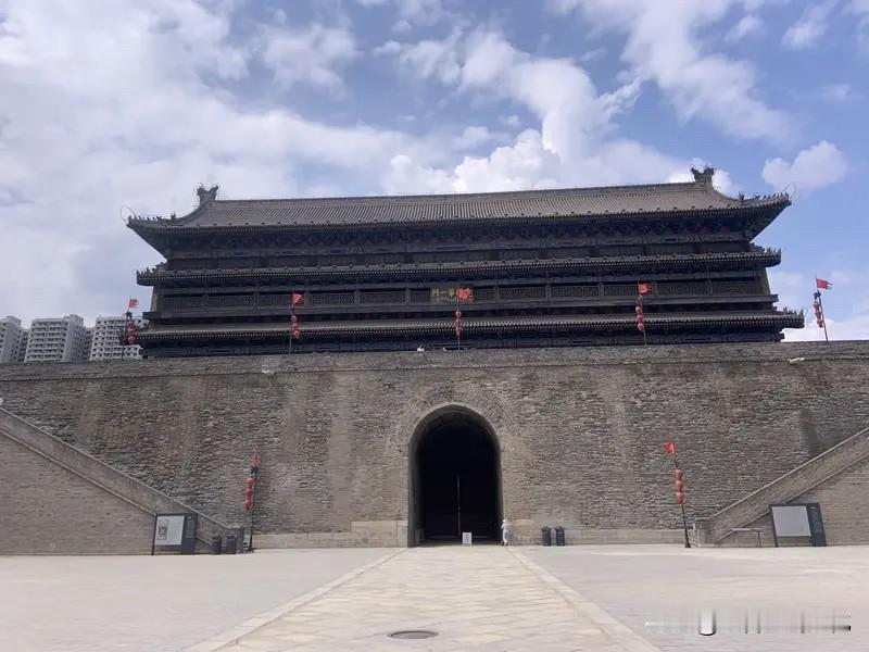 陕西人很少在网上吐槽外地，就是因为他们见过的世面太多了。

十三朝古都不是白叫的