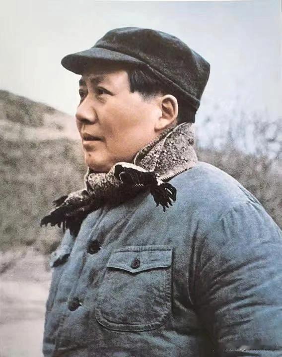 1947年3月18日中共中央机关撤离延安
毛泽东主席、周恩来等继续留在陕北指挥全