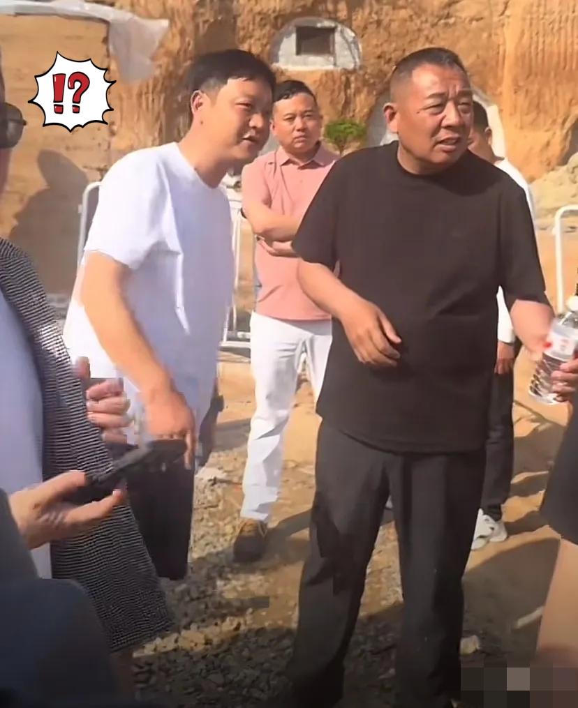 胖东来于东来农村越野被当地领导偶遇，这一幕真的太圈粉了！领导热情邀约聚餐，他直接