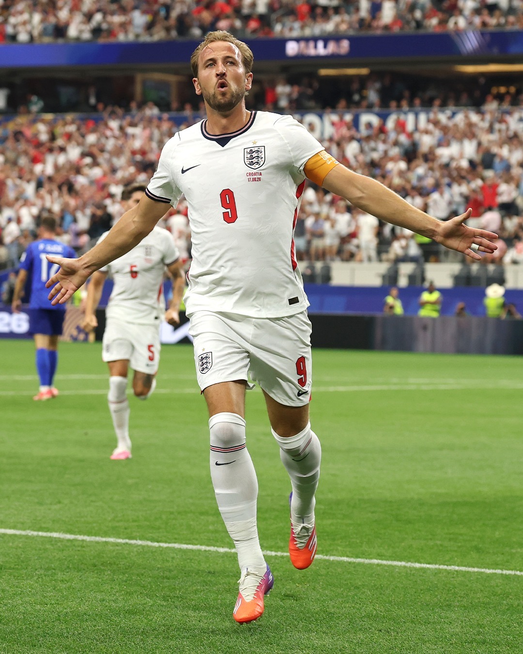 #凯恩连续三届世界杯进球# 2026世界杯L组首轮，英格兰队4-2战胜克罗地亚，