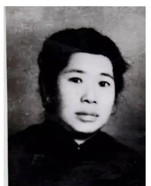 1939年，被捕入狱的女战士在给鬼子洗衣服时，发现了自己丈夫的衣服，她瞬间明白了