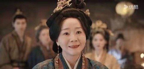 嫁金钗拍出了女性在婚姻里的不同选择 魏娆的隐忍和反击才是最扎心的。她不是天生要强