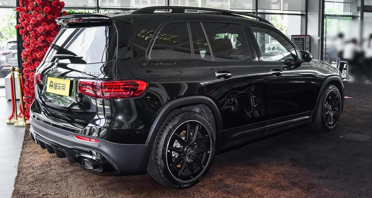 增配涨价5400，AMG GLB 35上新，真升级还是套路？
日前，奔驰上新AM