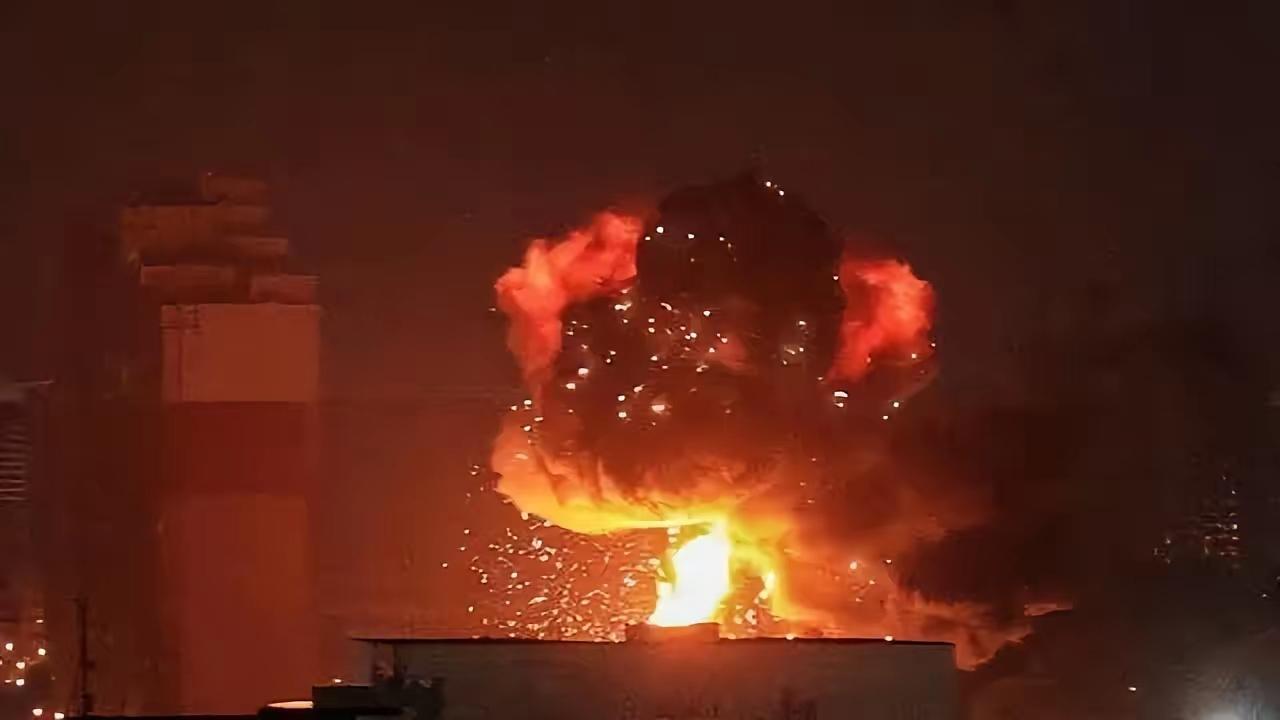 火光冲天！基辅多地爆炸，俄血腥报复，北约战机升空作战，俄乌冲突全变了。

​乌克