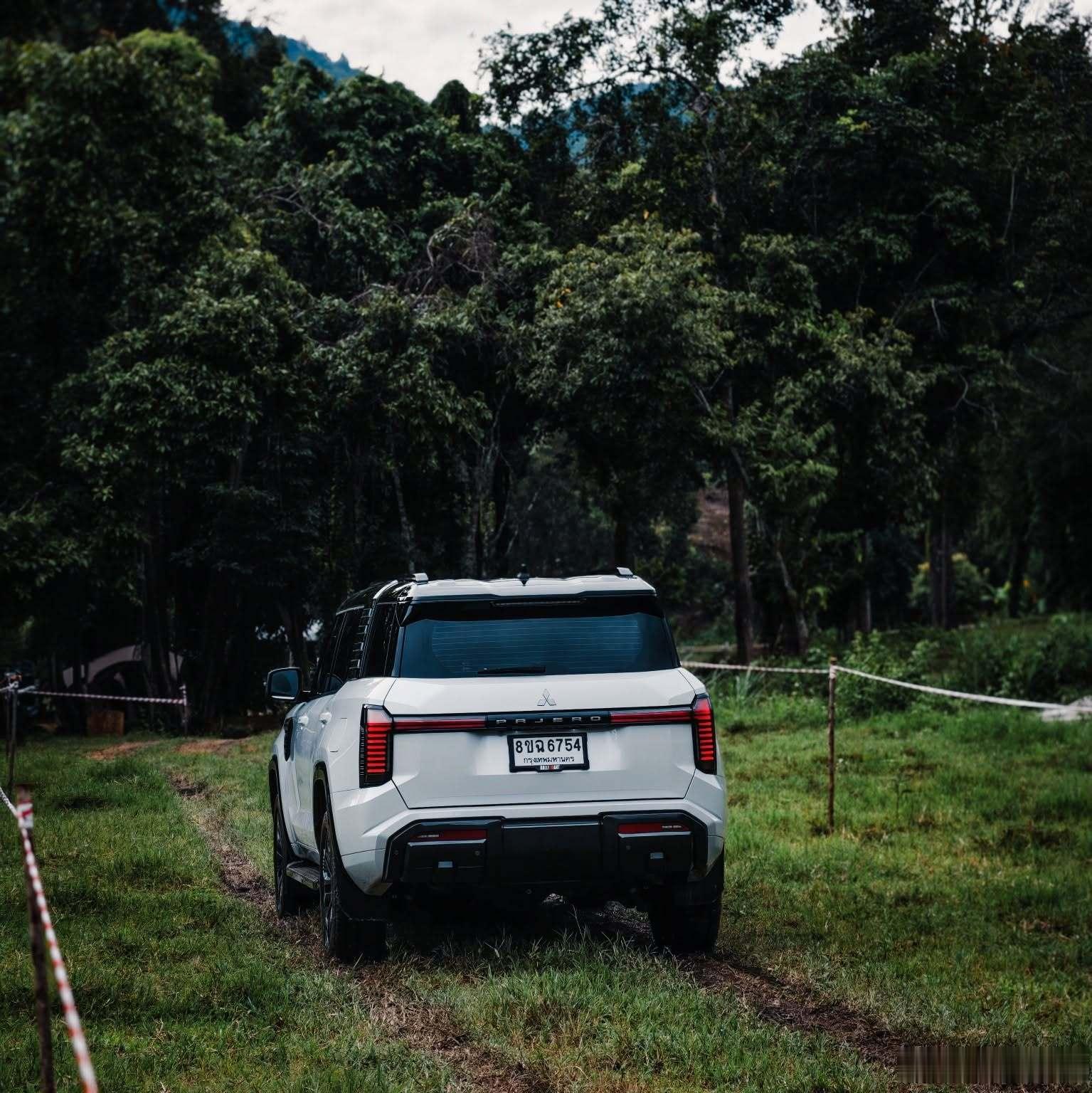 帕杰罗  MITSUBISHI PAJERO SUPER EXCEED Thai
