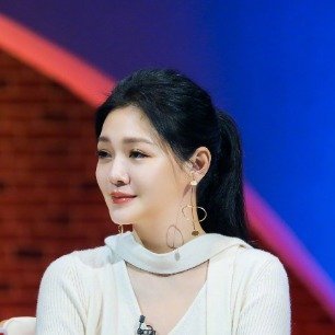 大S下葬时两个孩子在上手工课据马筱梅说S家没告知他们大S下葬日期，如果真是这样，