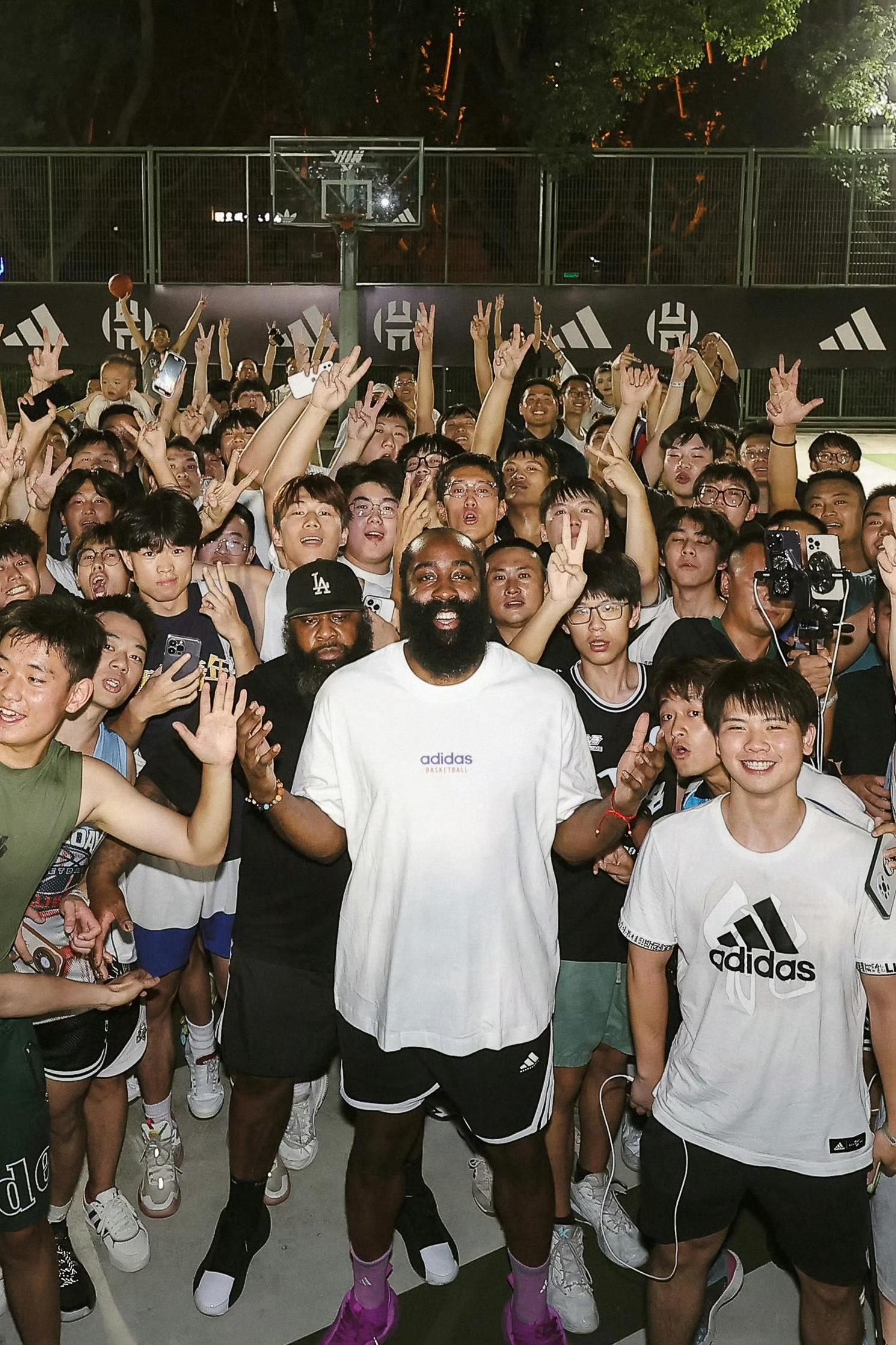 克利夫兰骑士 尼克斯vs骑士 超话评分 哈登-我的评分：哈登满分五星，赛场表现只