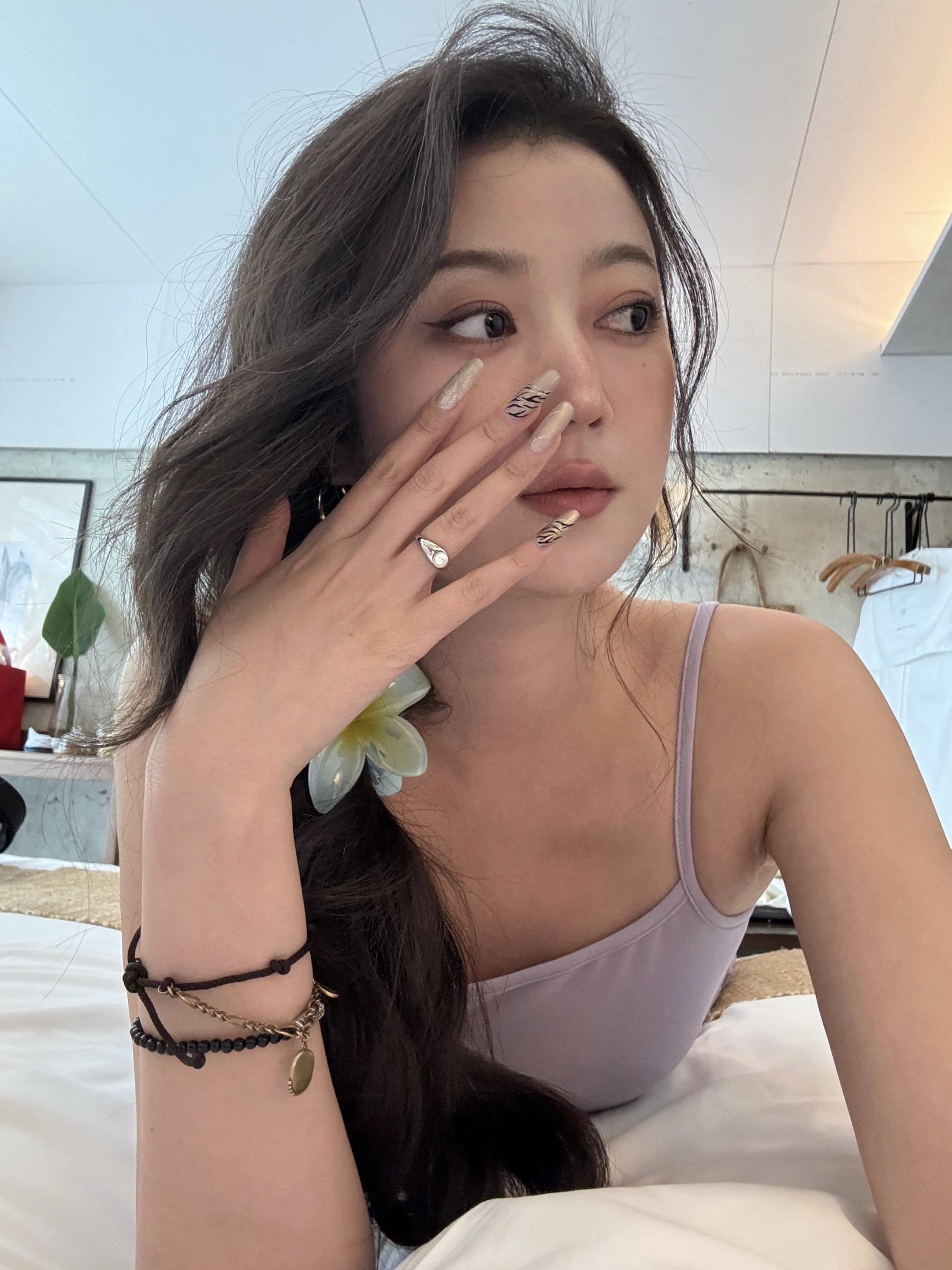 显贵斑马纹💅年底度假绝了 分享美甲