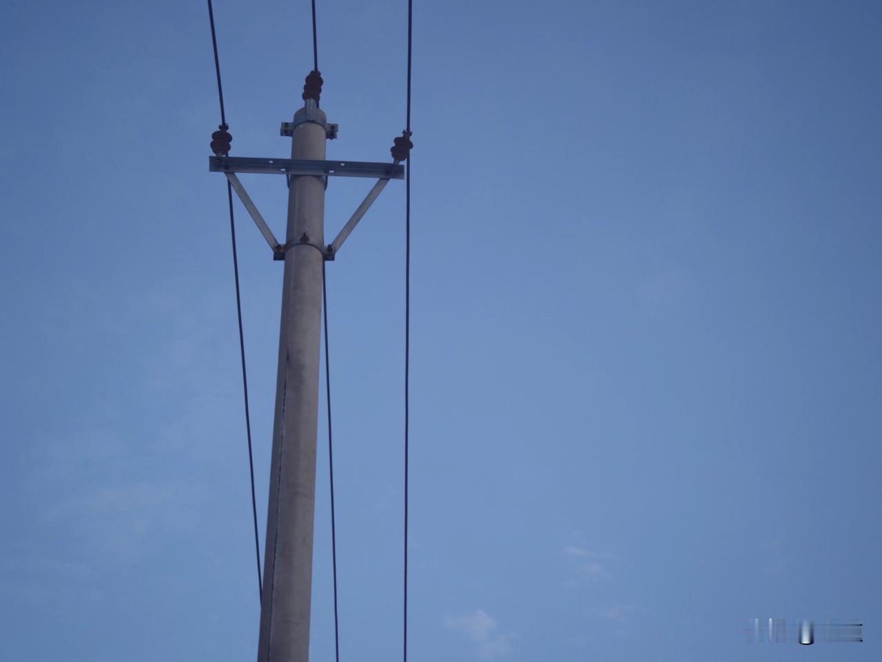 有钱没人品，相处起来处处算计、自私冷漠，再有钱也靠不住，早晚被坑。人品好的人，哪