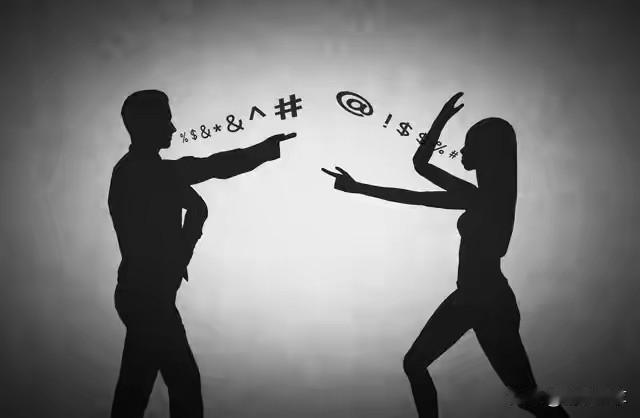 其实中国消费的困境，归根结底就是舔狗经济崩塌了，亲眼看过很多次，几个女生聚餐，最