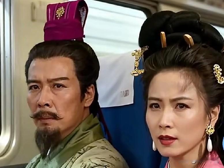 成都被围，刘备对攻城的将士说，咱们来个约定:“若事定，府库百物，孤无预焉”。
啥