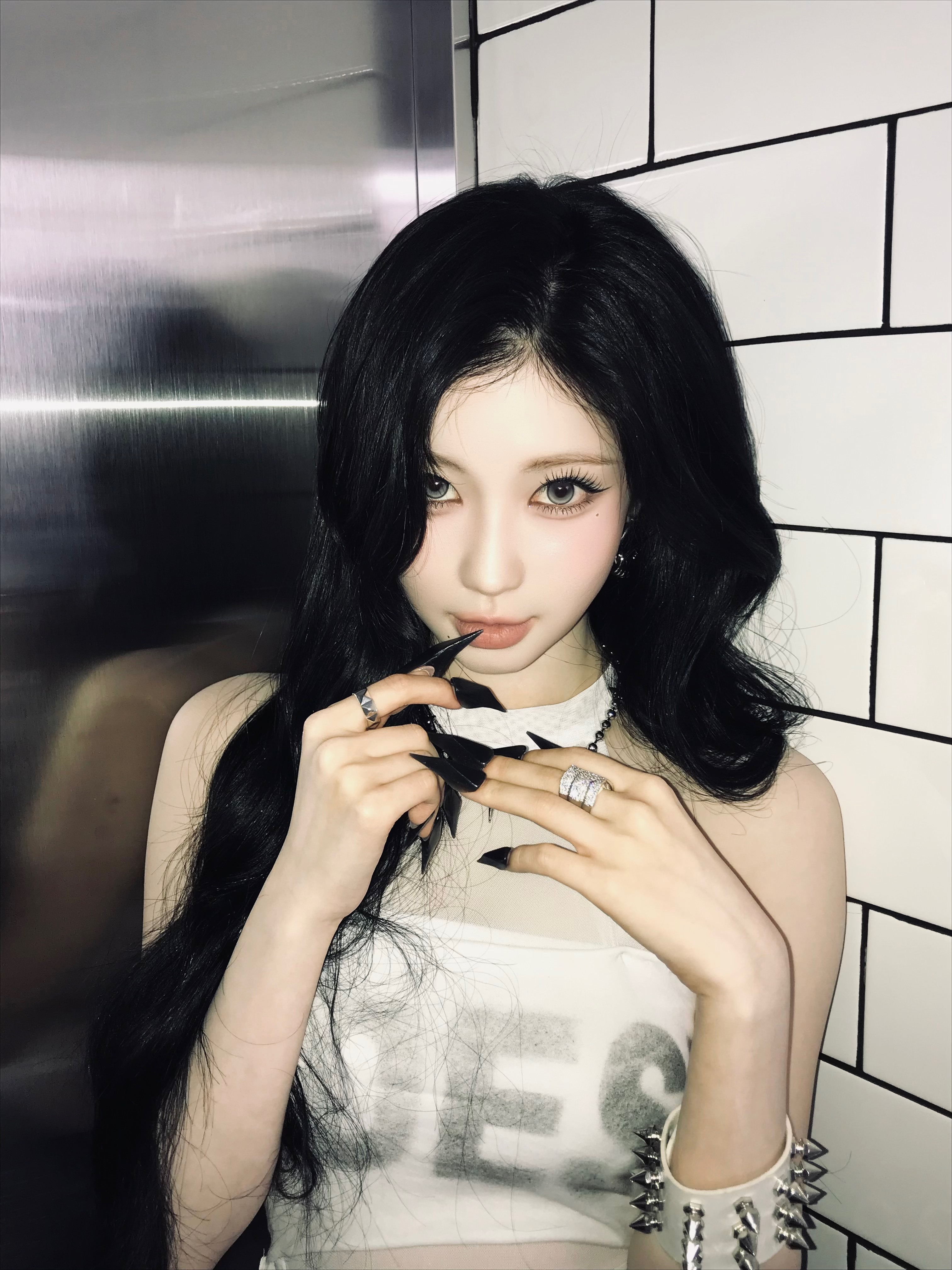 此女的长卷发完全美神来的🤤asa