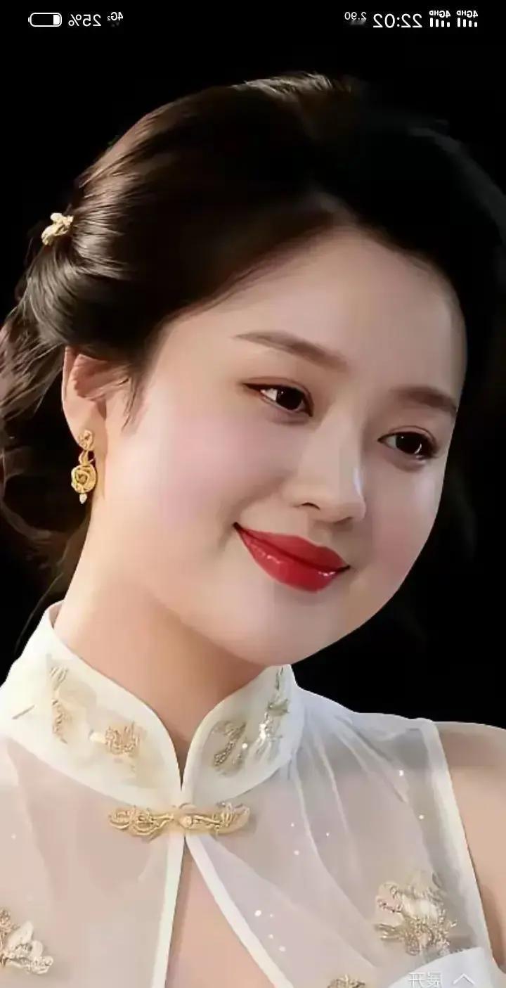 会接话的人有多厉害～
1、别人夸你：漂亮。
高情商回复：奇怪了，长得好看的都这么