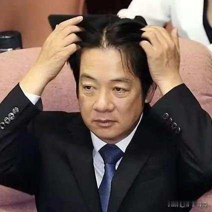 首先必须坚决肃清台独分裂势力，这是实现祖国统一的必由之路；其次稳固民心、断绝外部
