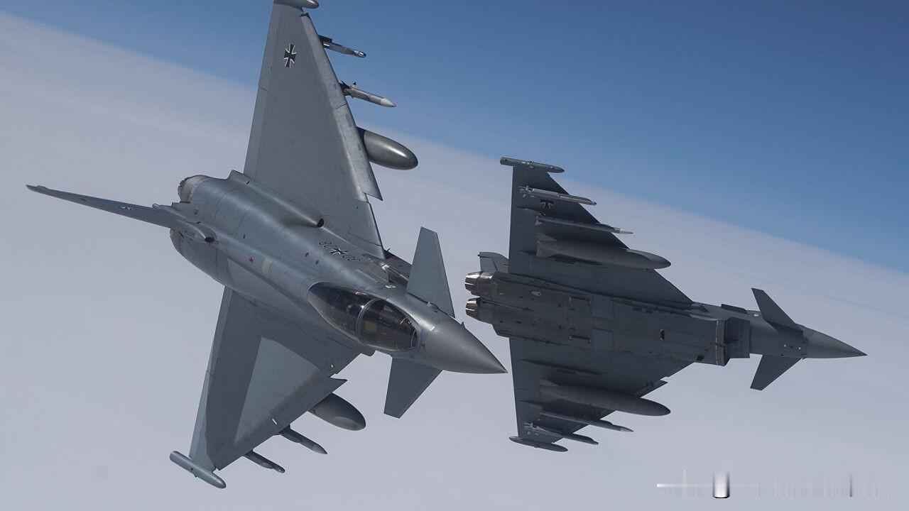 英国和法国对叙利亚境内的“伊斯兰国”地下目标实施空袭：“英国皇家空军的FGR4型