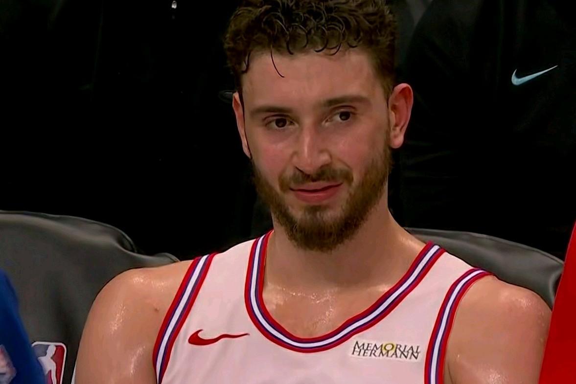 篮球不说谎：火箭末节崩盘客场输热火，一数据表明俩人真的不兼容？

火箭首发五虎数