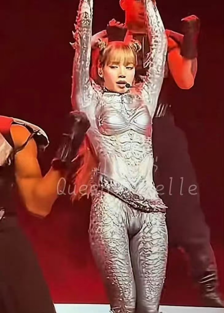 真的很心疼Lisa，为了追求自己的梦想，什么苦什么累都能咽下，托依五跳了，边星做