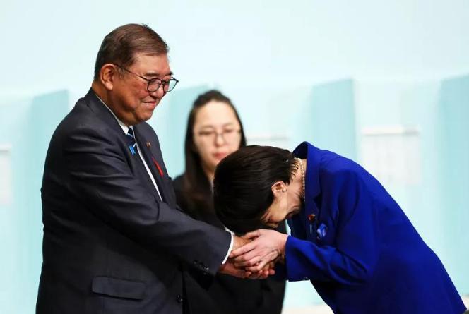 高市早苗这回算是彻底赢了，但石破茂此时却毫不客气地发出了警告：别高兴得太早，选举