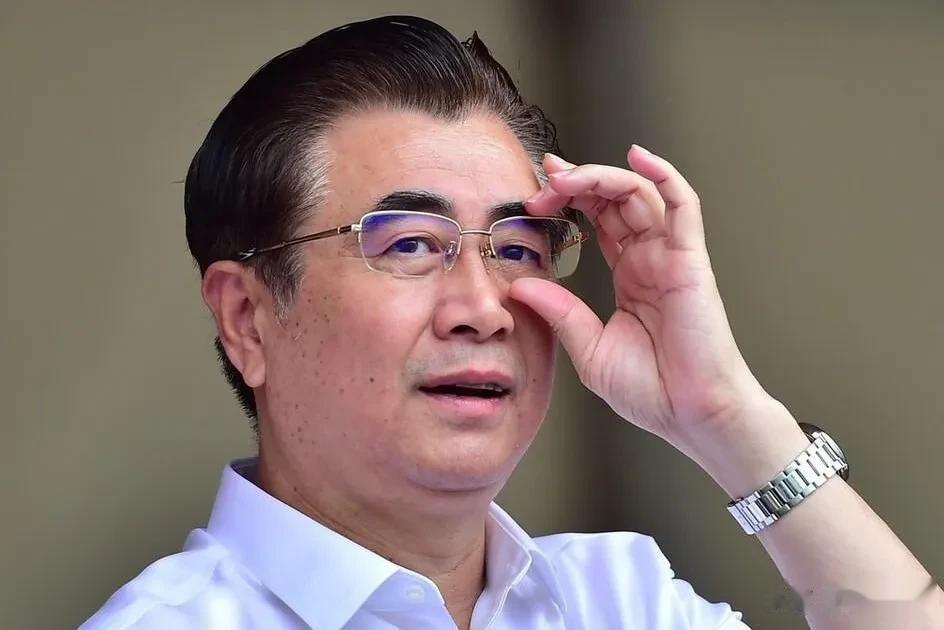 皆大欢喜，有钱的球队可以大显身手了，足协释放积极信号，中超有望重回巅峰。
  在