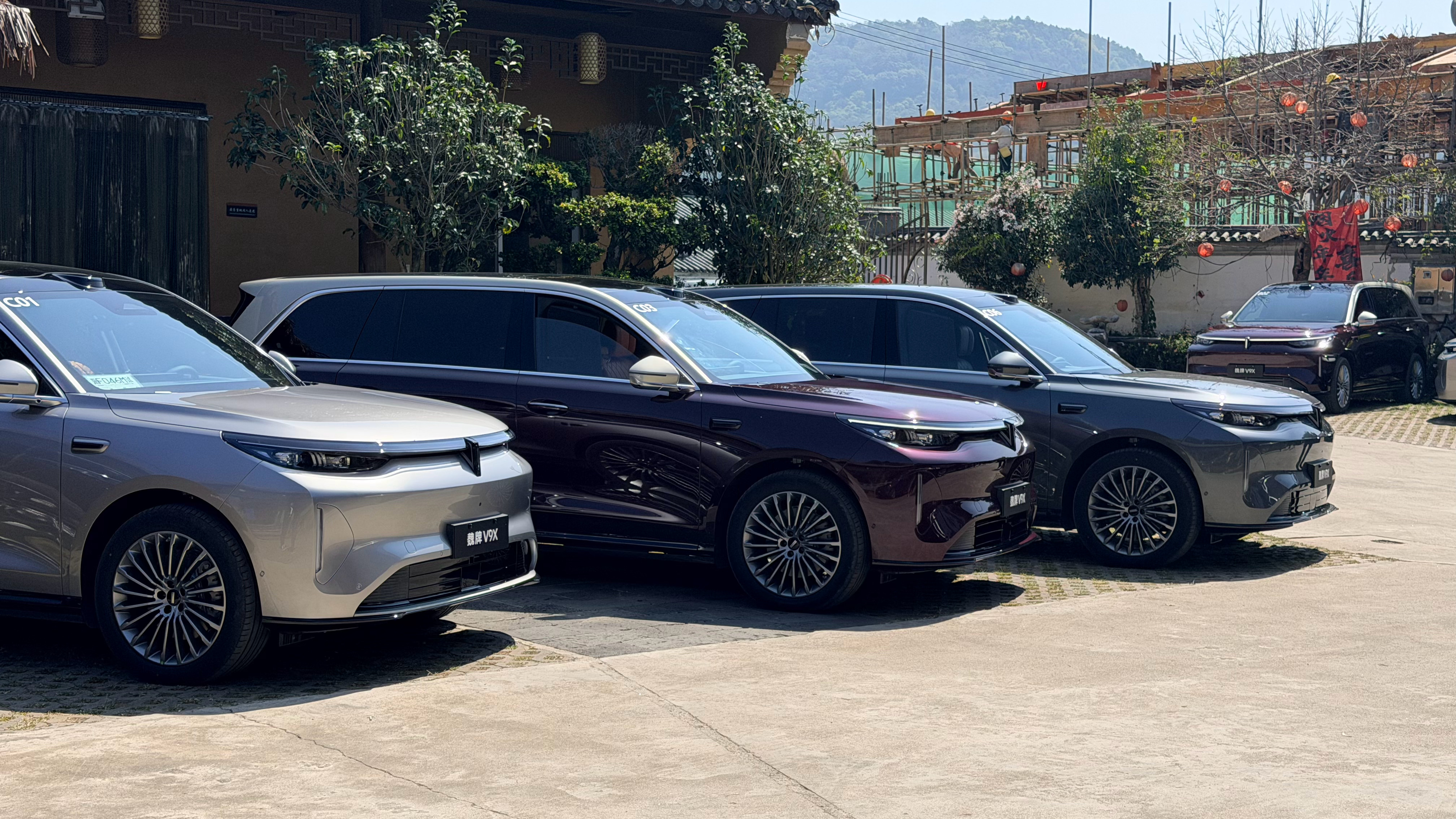 魏牌 V9X 的几款车身颜色，大家看看哪个更喜欢？ 