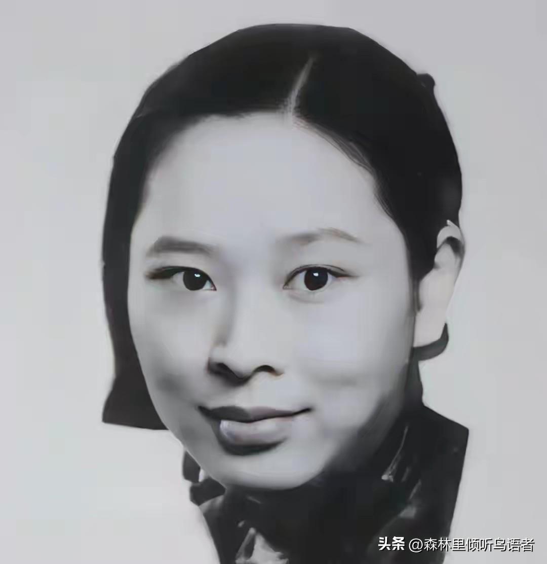 1949年10月1日，天安门开国大庆，大家记住的大多是伟人升旗的高光瞬间，可有一