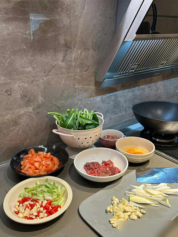 现在的年轻人也太会过日子了吧！最近刷到年轻人的“反向消费”神操作——不爱洋货爱国