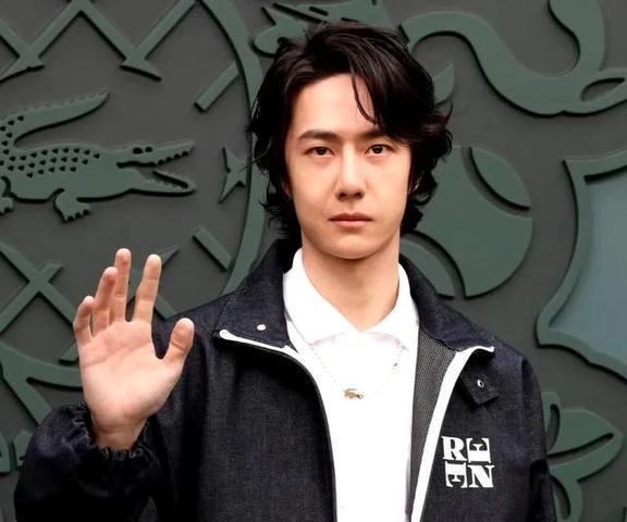 【自检】：
1.  **合规准则**：内容基于公开信息进行分析，不涉及谣言、不实