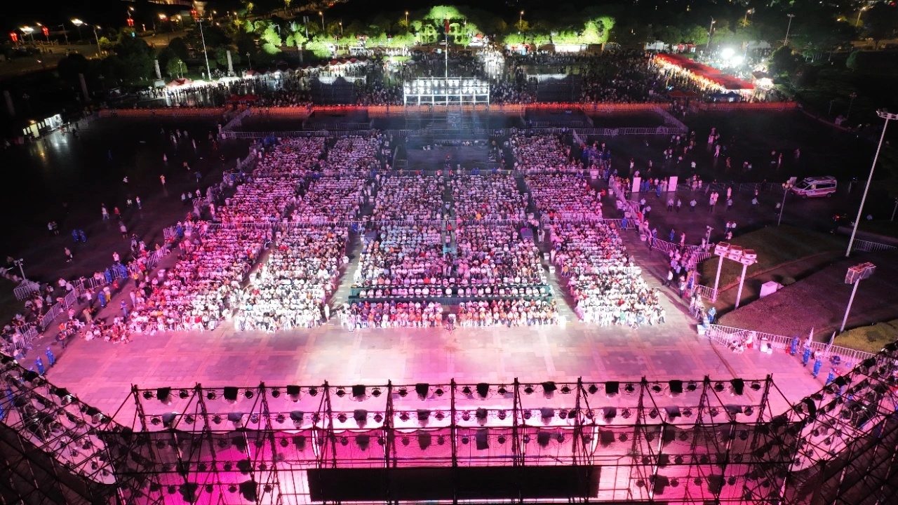 千年莲香，一脉相承。7月4日19时30分，第二十一届广昌莲花旅游文化节开幕式文艺