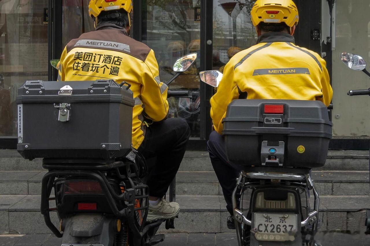 努力生活的人都是了不起的人 