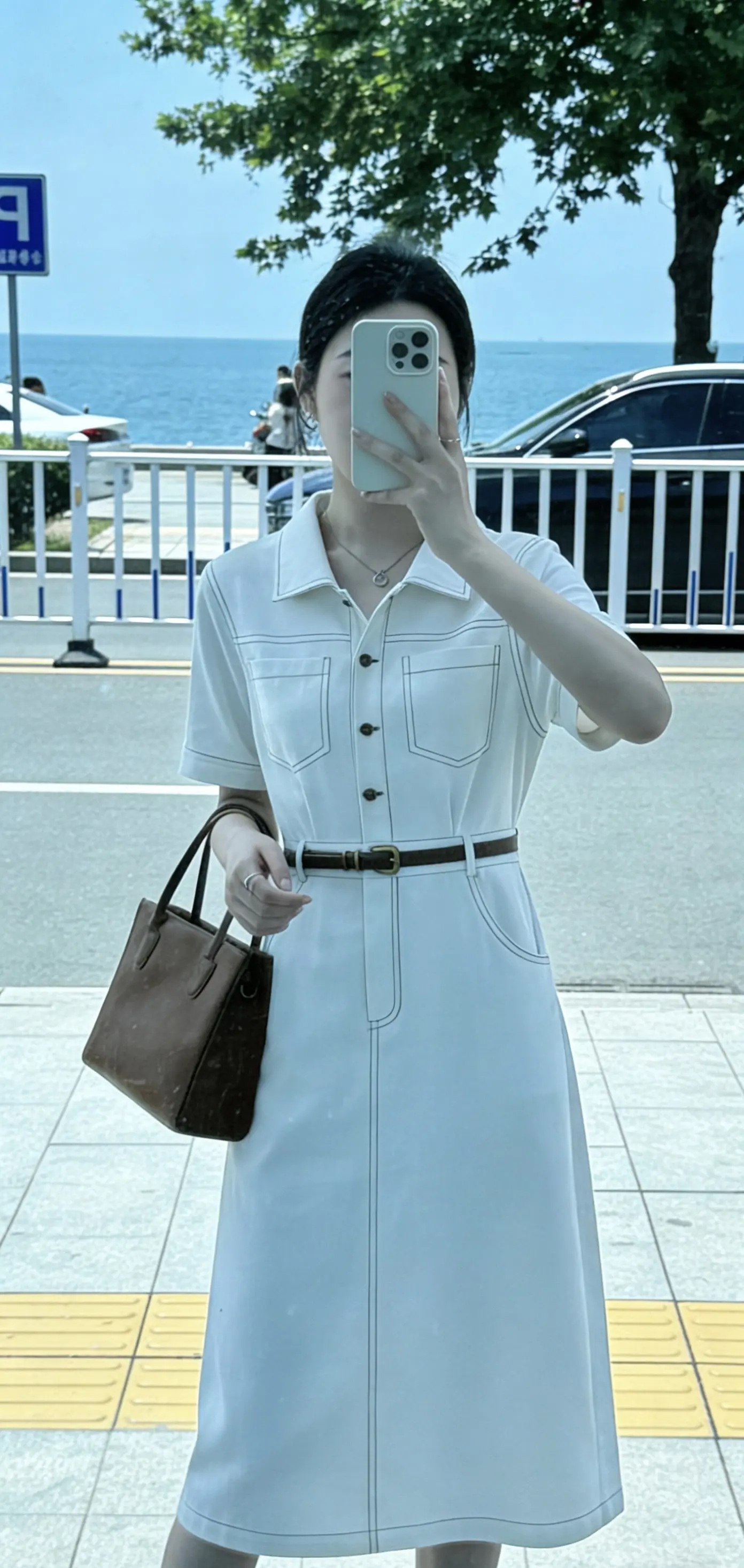 无人兜底的人生，你必须要          像树一样生长，成为自己的大树